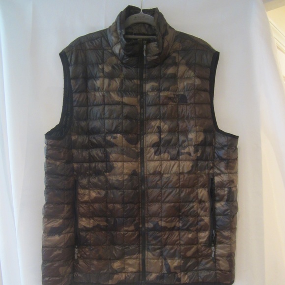 The North Face Other - The North Face  L Woodland Green Camo Vest Fall
